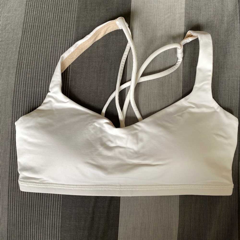 Lululemon Free to Be sports bra